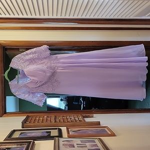 Mother of the bride dress. Size 20. Lilac.  Dress was never worn. Brand new.
